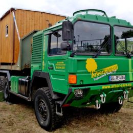 Abenteuer Allrad - MAN KAT mit Gartenhaus