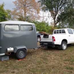 Buschtaxi-Treffen- Hilux meets Knutschkugel