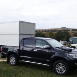 Buschtaxi-Treffen- Hilux mit Hubdach