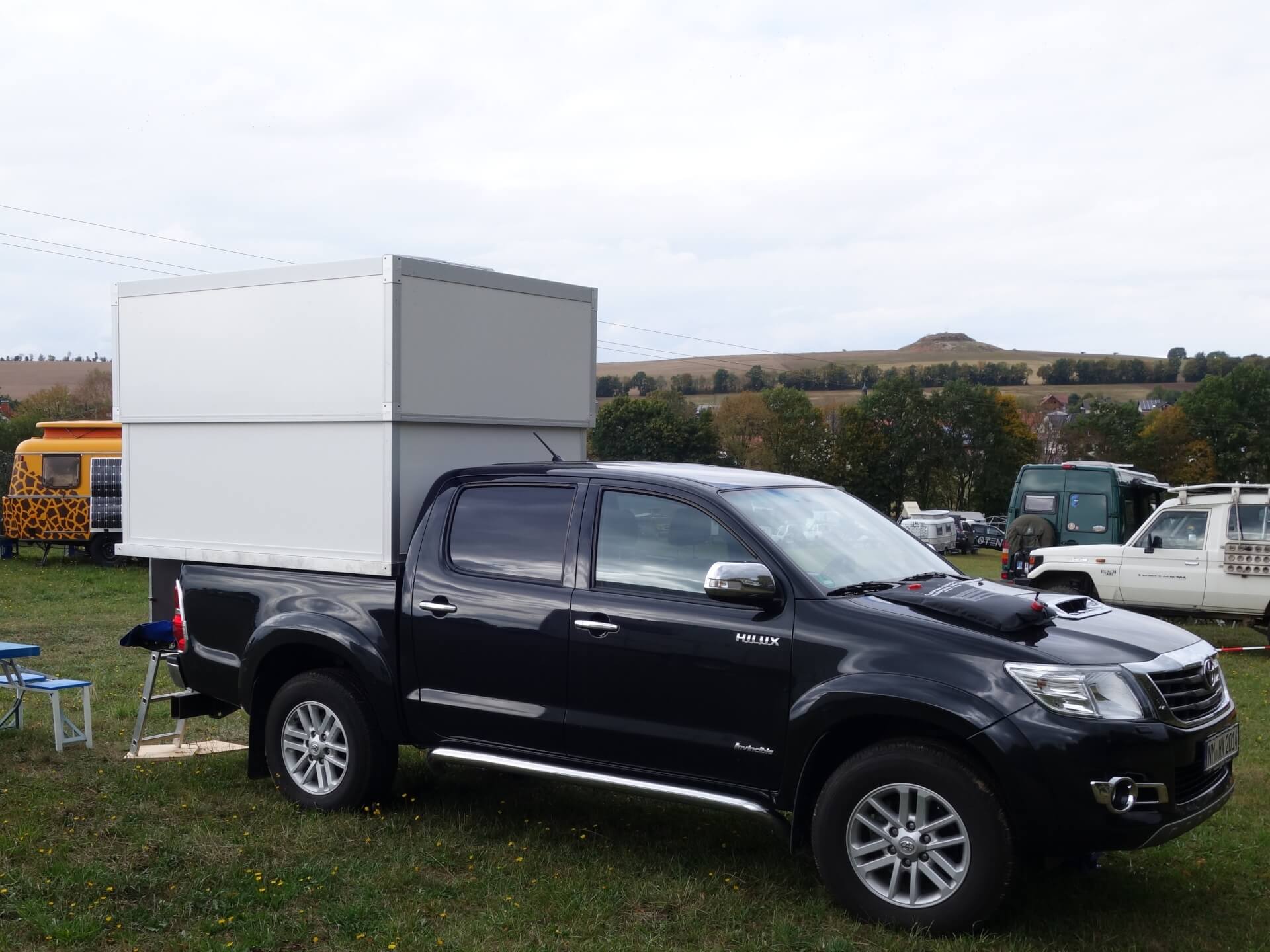 Buschtaxi-Treffen- Hilux mit Hubdach