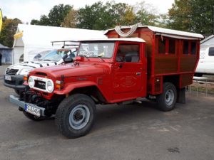 Buschtaxi-Treffen- Land Cruiser mit Nostalgie