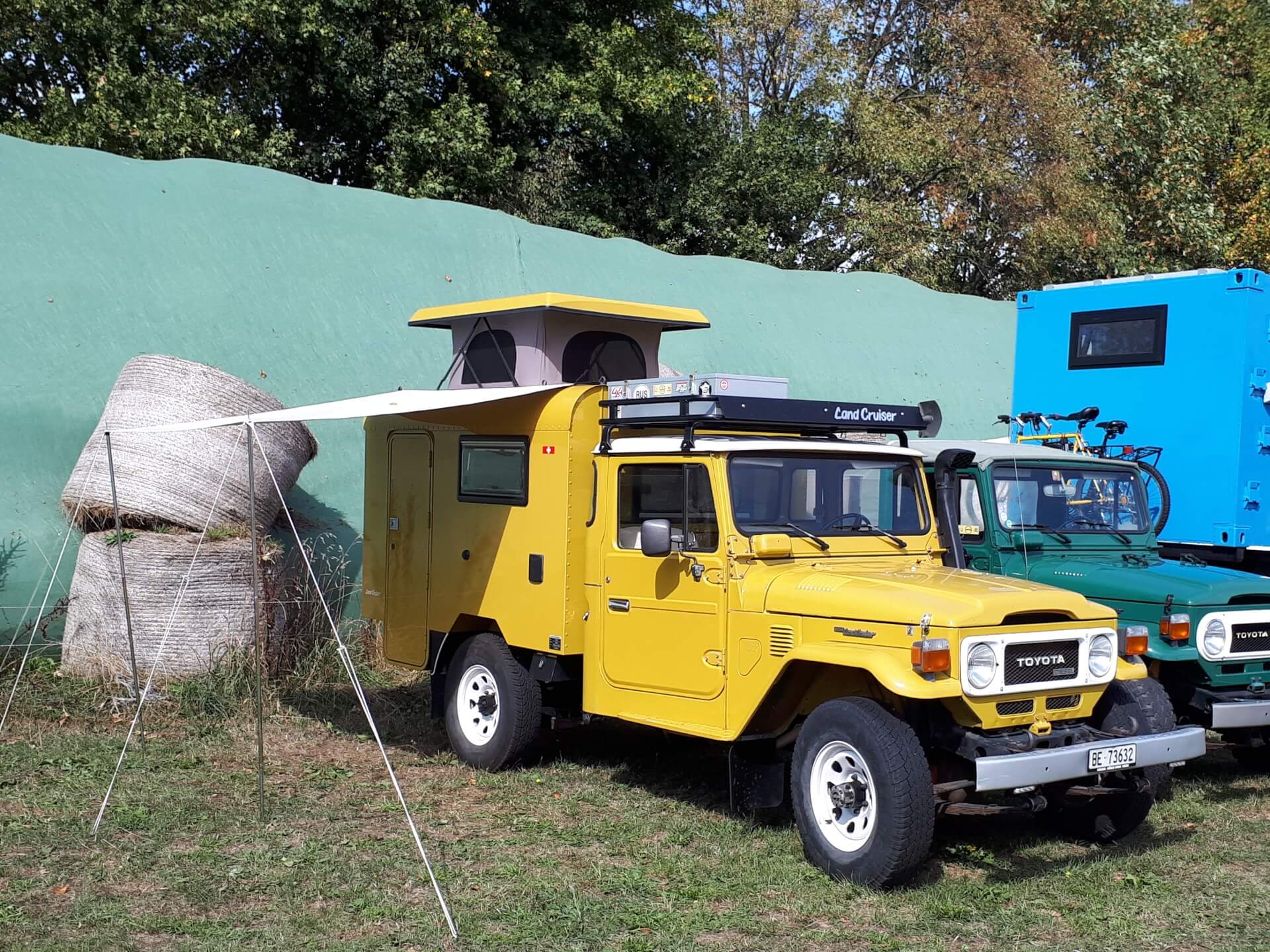 Buschtaxi-Treffen- Landcruiser mit Hubdach