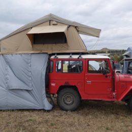 Buschtaxi-Treffen- Toyota Dachzelt mit Vorzelt