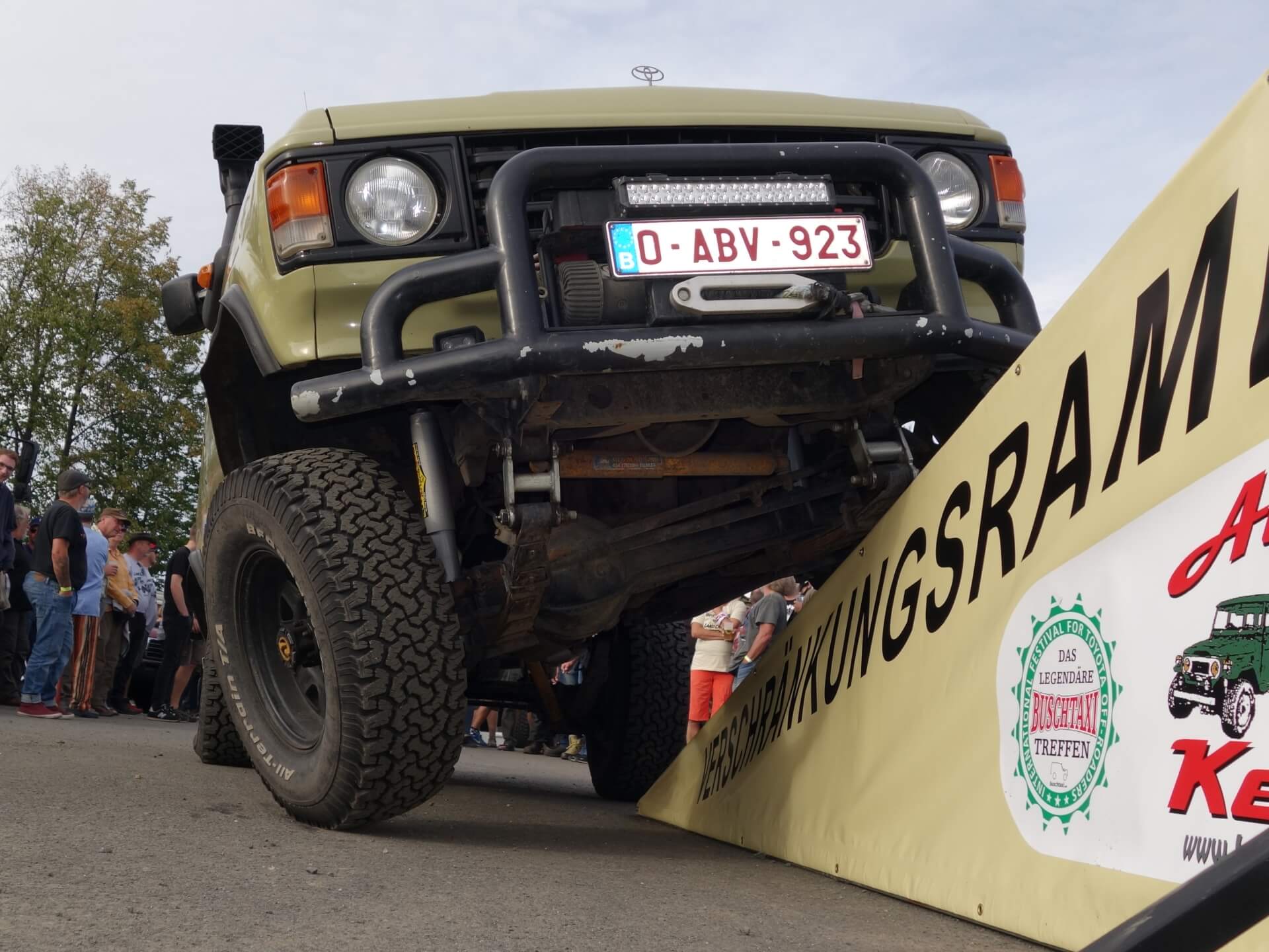 Buschtaxi-Treffen - Verschränkungsaktion 2